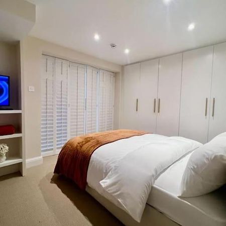 ロンドンNew Flat In Holland Parkアパートメント エクステリア 写真