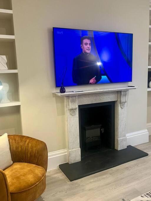 ロンドンNew Flat In Holland Parkアパートメント エクステリア 写真