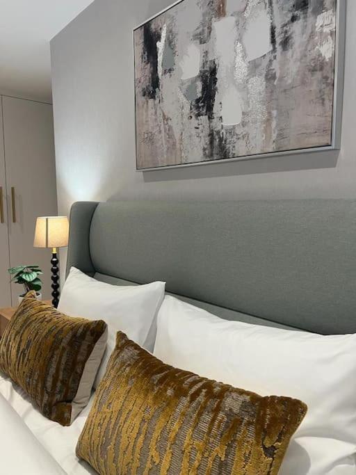 ロンドンNew Flat In Holland Parkアパートメント エクステリア 写真